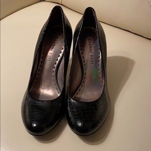 Gianni Bini Black Patent Leather Pumps